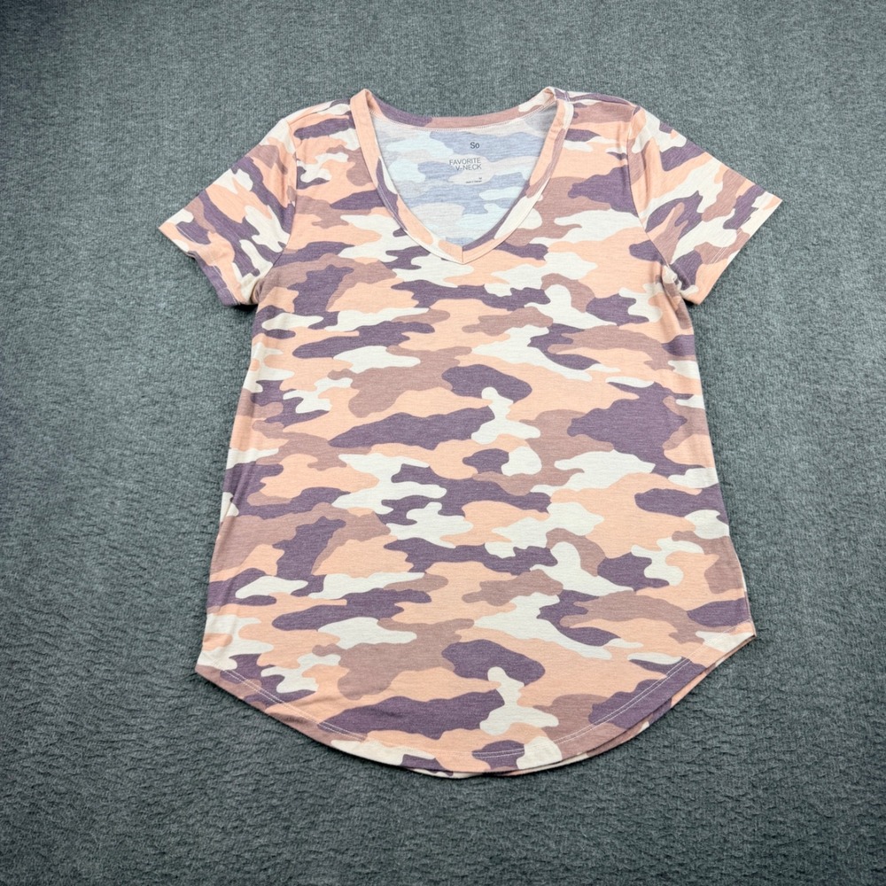So Favorite V-Neck Women's M Medium Camo Short Sleeve Tee Pink Purple